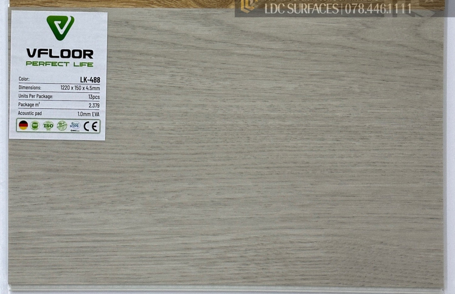 sàn nhựa spc hèm khoá cao cấp có sẵn đế lót Vfloor chống nước 100% bề mặt giả gỗ