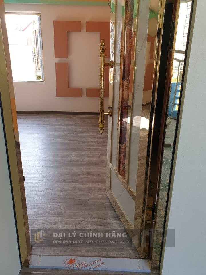 Sàn nhựa đá công nghệ SPC hèm khóa Royal Crystal RCFW