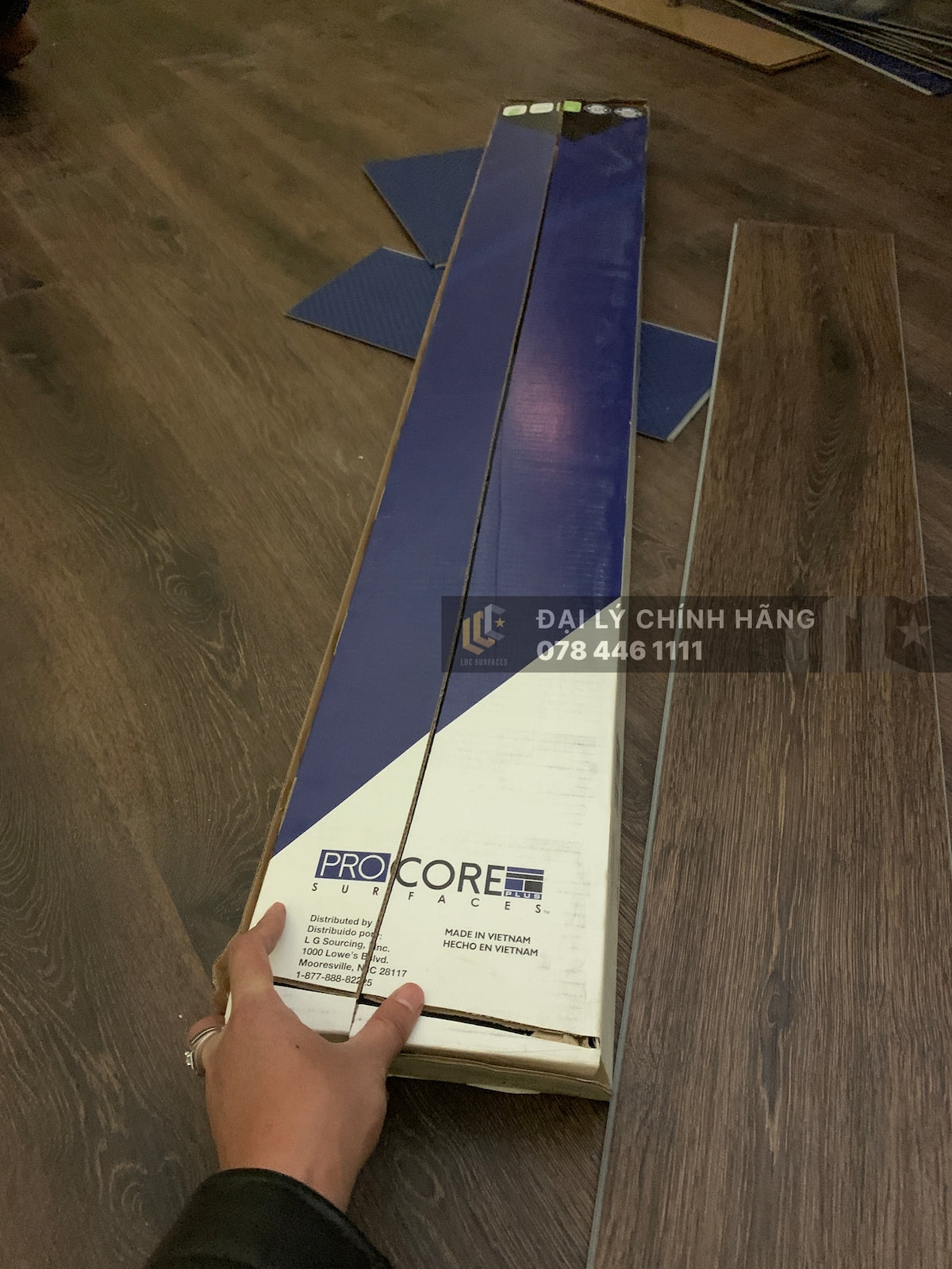 Sàn nhựa đá công nghệ SPC hèm khóa Á Mỹ xuất dư Mỹ 5mm