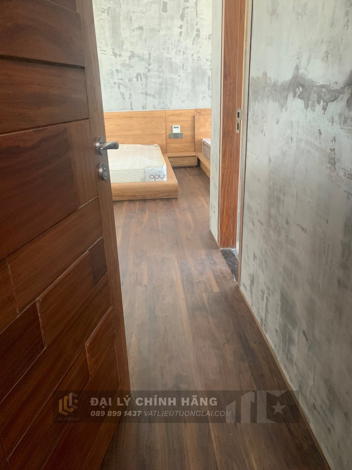 Sàn nhựa đá công nghệ SPC hèm khóa Royal Crystal không đế lót RCFW
