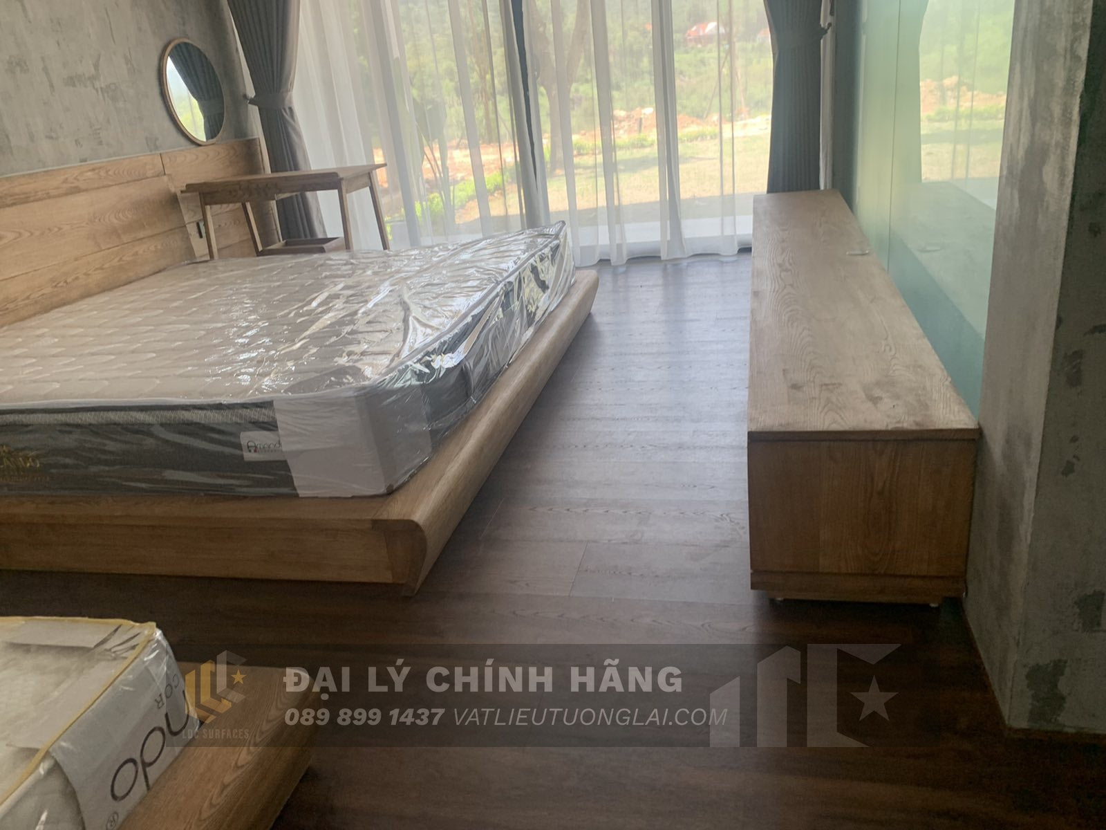 Sàn nhựa đá công nghệ SPC hèm khóa Royal Crystal không đế lót RCFW
