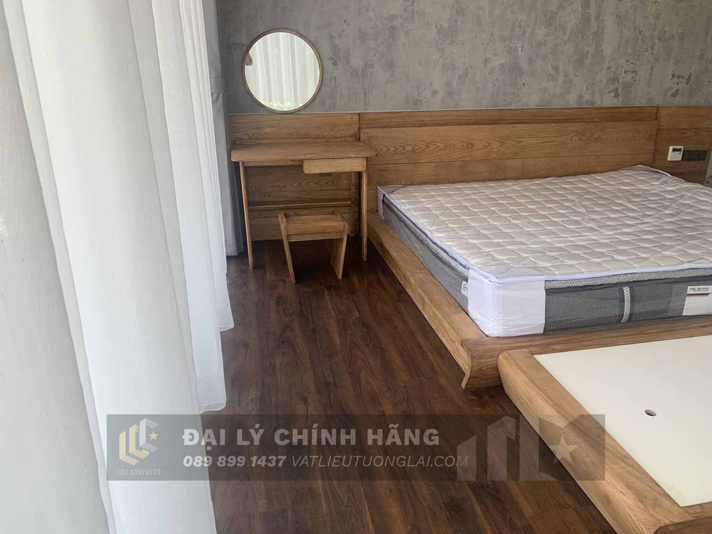 Sàn nhựa đá công nghệ SPC hèm khóa Royal Crystal không đế lót RCFW
