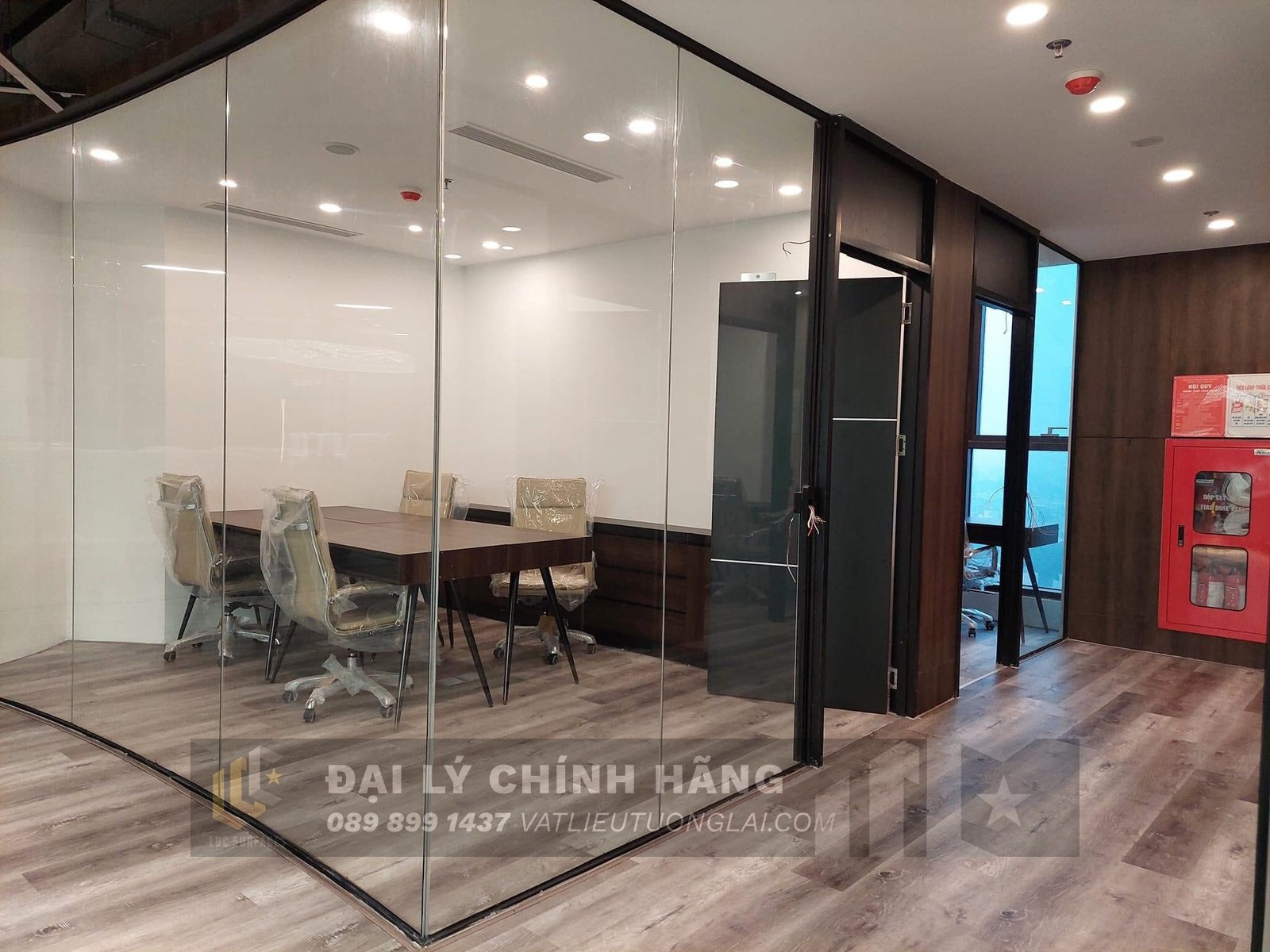Sàn nhựa đá công nghệ SPC hèm khóa Royal Crystal RCFW