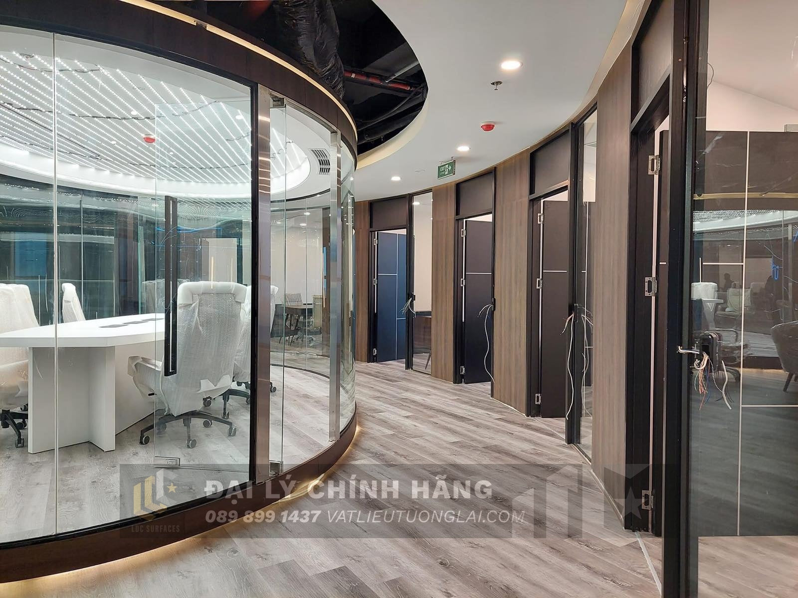 Sàn nhựa đá công nghệ SPC hèm khóa Royal Crystal RCFW